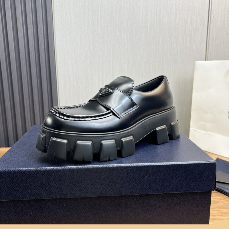 Pra*a leather shoes